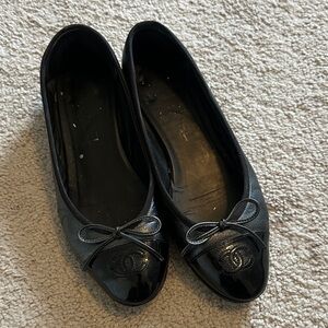 CHANEL Black Patent Leather Flats